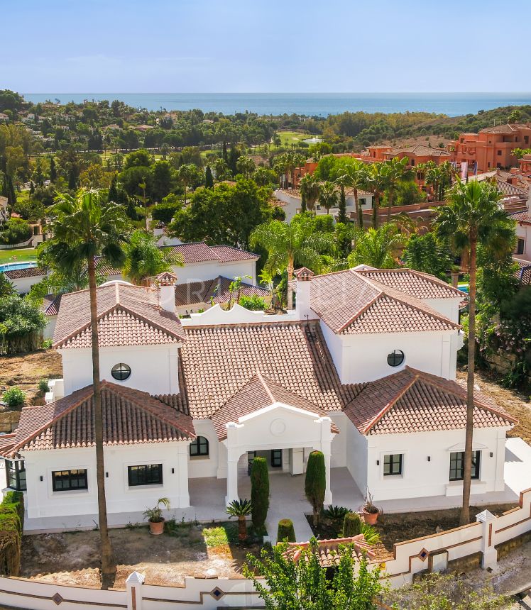 Luxurious Andalusian Villa with Breathtaking Sea Views in El Paraiso, Estepona.