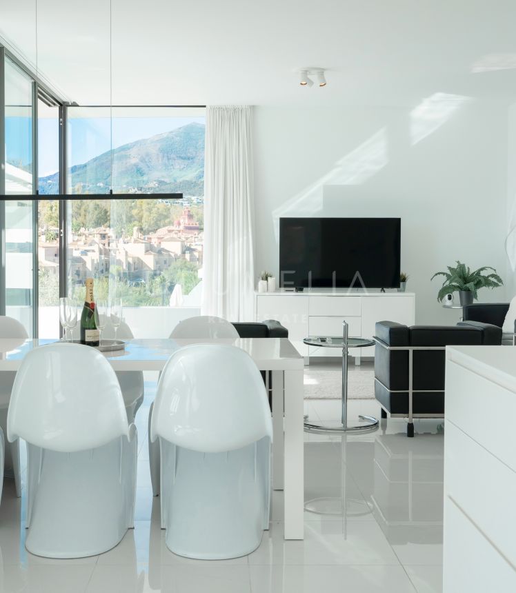Modern Luxury Duplex Penthouse with Views in Cataleya, Estepona.