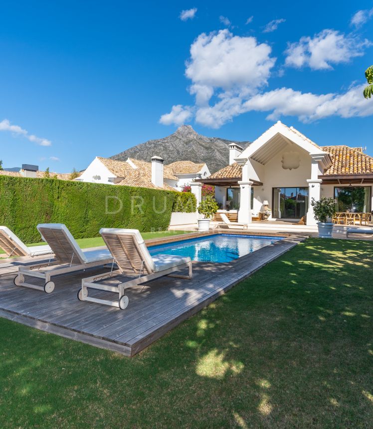Elegant Mediterranean Villa with Pool in Las Lomas del Marbella Club, Marbella