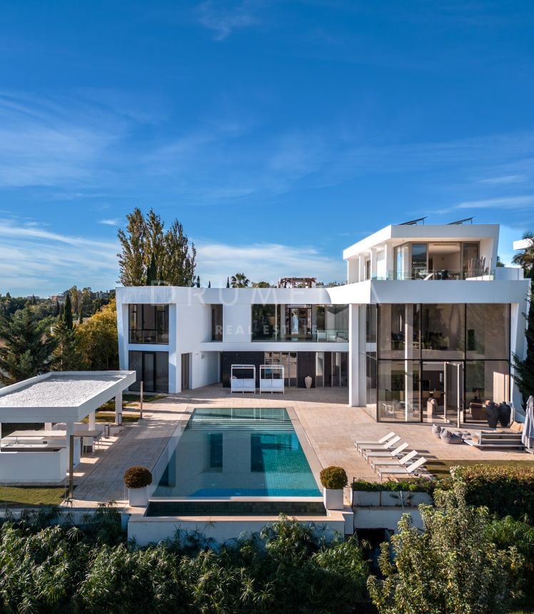Villa Alferini- Moderne/zeitgenössische Luxusvilla in erster Reihe am Golfplatz mit atemberaubendem Panorama, Los Flamingos, Benahavis