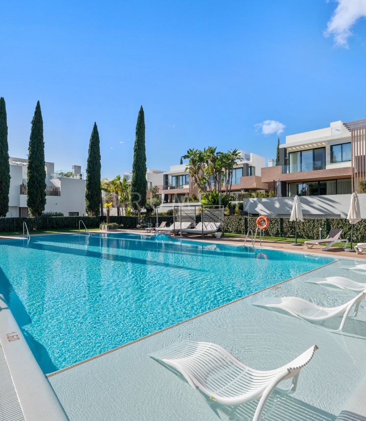 Half Vrijstaande Villa for sale in Sierra Blanca, Marbella Golden Mile