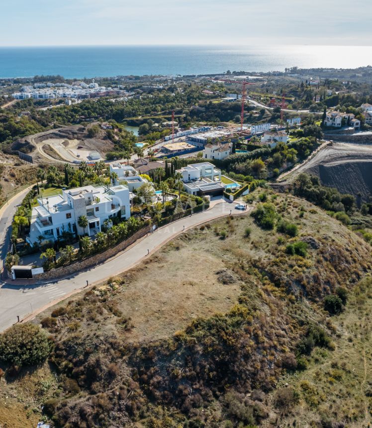 Superb plot with spectacular open views to Mediterranean Sea and Gibraltar in La Panera, Estepona