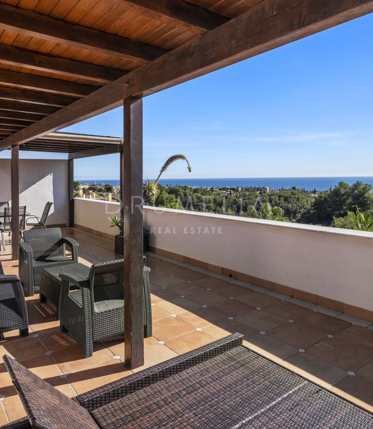 Superb modern luxury penthouse with sea views in Condado de Sierra Blanca, Marbella Golden Mile