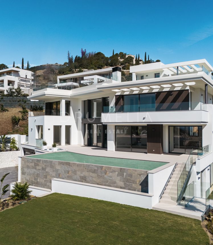 Lomas 10 - Villa moderne et neuve dans le prestigieux quartier de Lomas de la Quinta, Marbella, avec une vue imprenable sur la mer et la montagne.