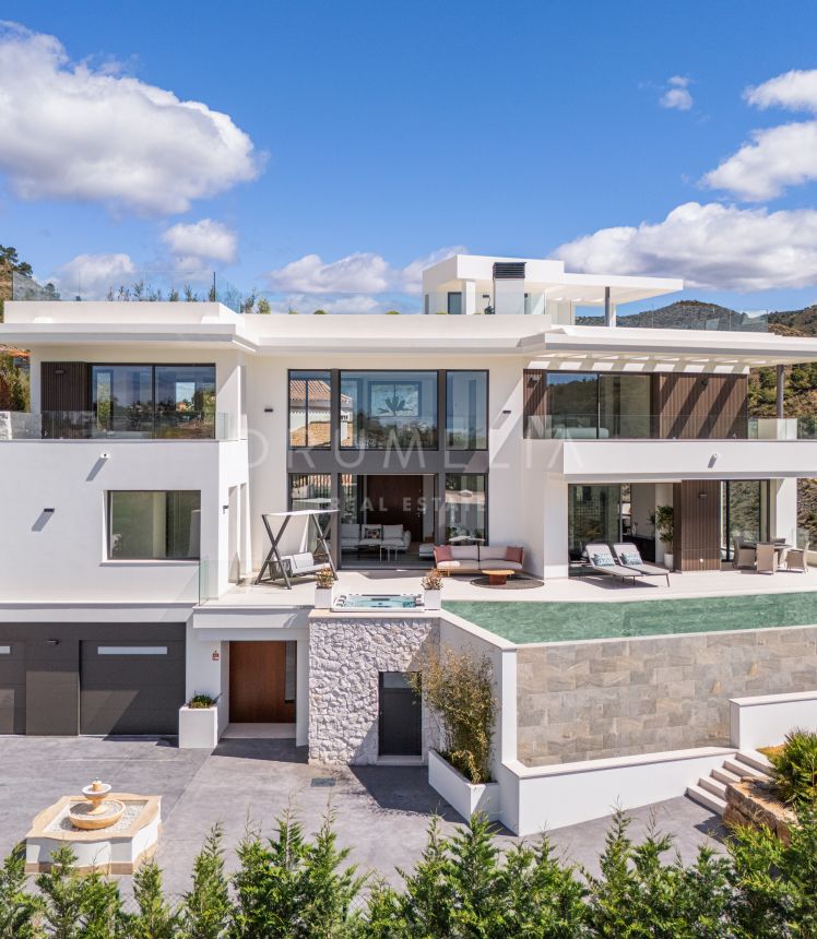 Lomas 10 - Modern brand new Villa in Prestigious Lomas de la Quinta, Marbella with Stunning Sea and Mountain Views