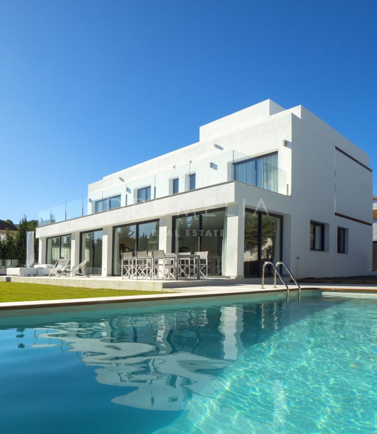 Renovated Modern Villa with Private Pool close to Golf in Nueva Andalucia, Marbella