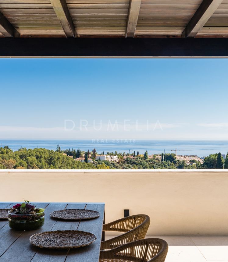 Fully renovated chic luxury penthouse in high-end Condado de Sierra Blanca, Marbella’s Golden Mile