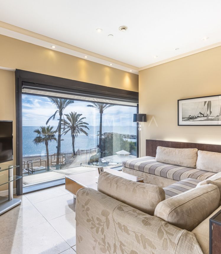 Lägenhet for sale in Guadalpin Banus, Marbella - Puerto Banus