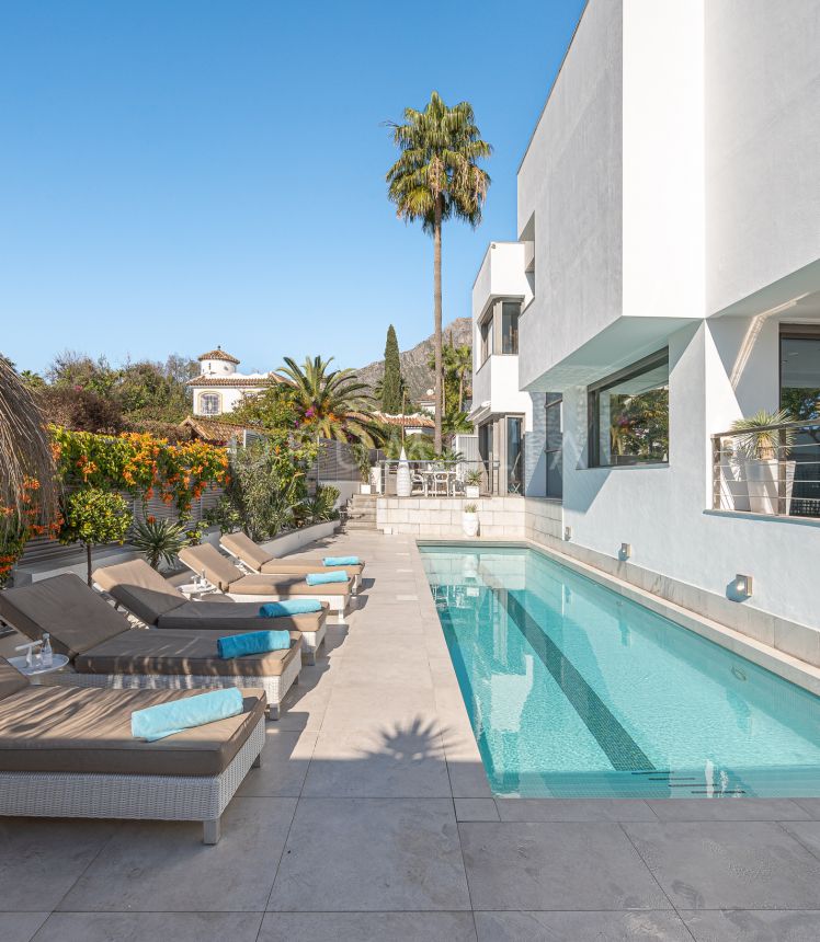 Stylish contemporary villa with lovely views, Marbella Montaña, Nagüeles, Golden Mile