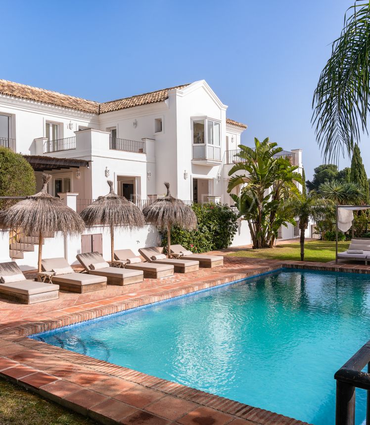 Renovated luxury villa with spectacular views in Los Altos de los Monteros, Marbella East