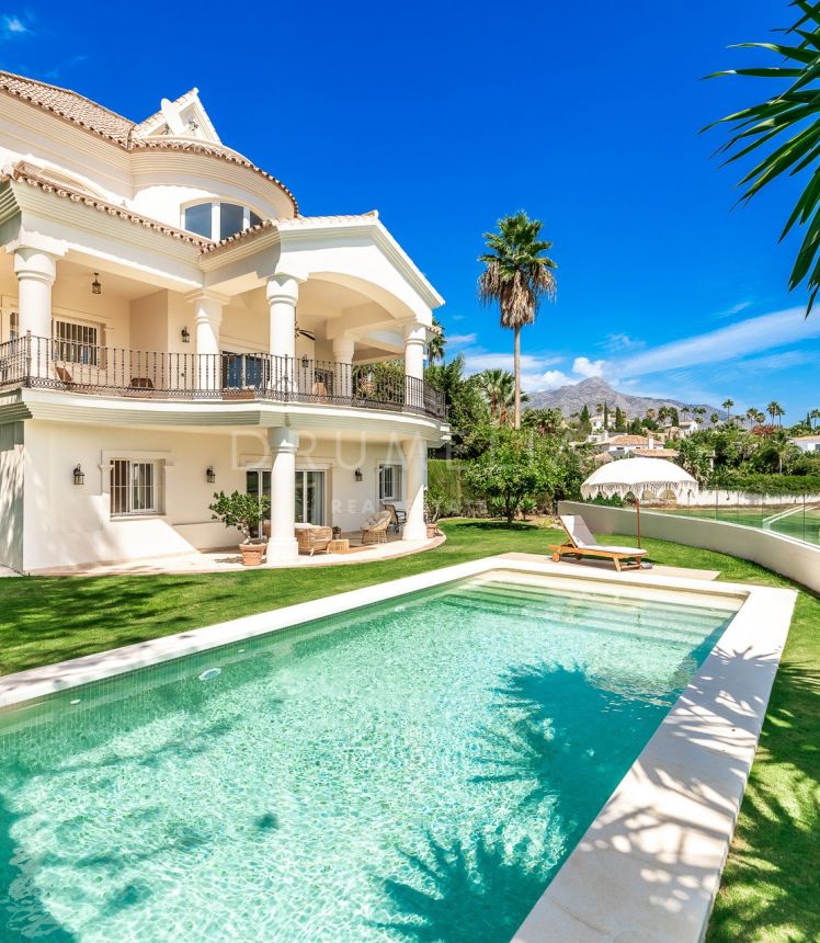 Front-line golf, elegant luxury Mediterranean villa in Los Naranjos Golf, Nueva Andalucia, Marbella