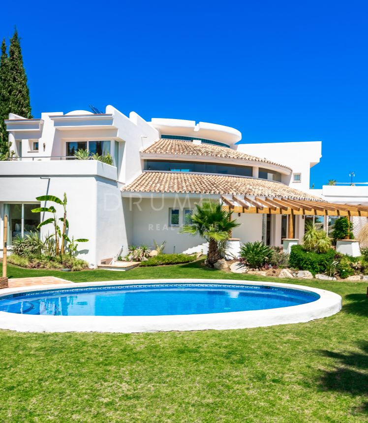 Prachtige luxe villa met prachtig uitzicht op zee te koop in Los Flamingos Golf, Benahavis