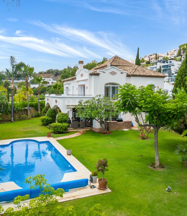 Immaculate Mediterranean luxury villa with panoramic views in La Reserva de la Quinta, Benahavis