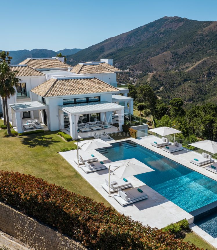 CASA VALENTINO - Prachtig luxe herenhuis met panoramisch uitzicht in La Zagaleta, Benahavis