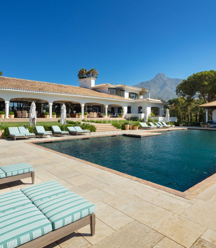 Unique Andalusian mansion with sea views in Las Lomas de Marbella Club, Marbella Golden Mile