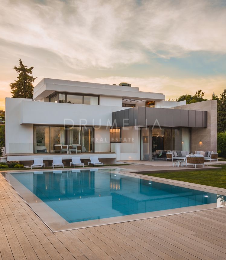 Brand-new elegant modern high-end house in El Paraiso, Estepona
