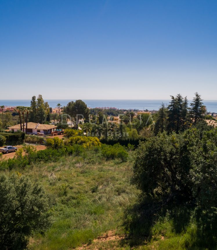 Outstanding large plot with breath-taking views in Cascada de Camojan, Golden Mile of Marbella