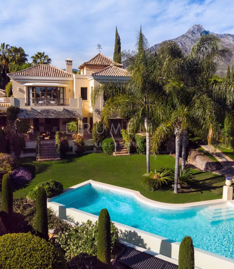 Stunning Andalusian-style Luxury House in Lomas del Marbella Club, Golden Mile