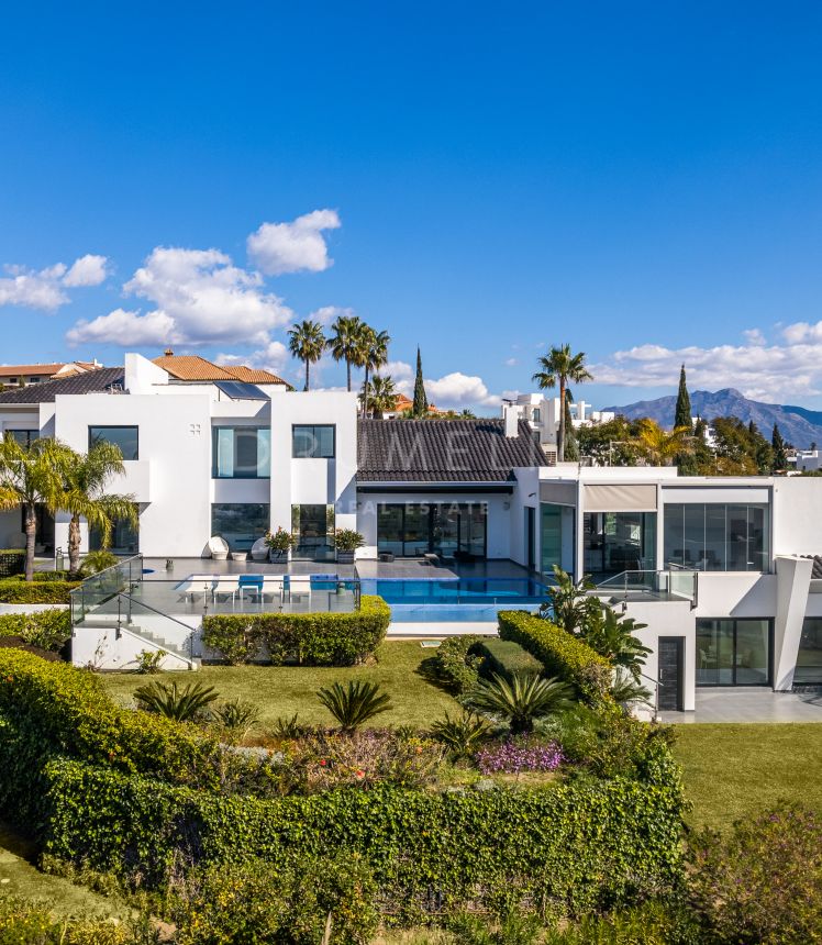 Villa Blue Horizon - Stunning contemporary house with panoramic sea views in Los Flamingos Golf Resort, Benahavis