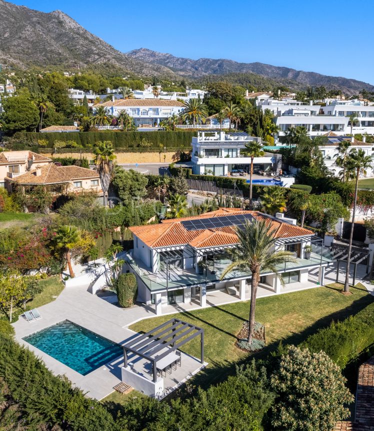 Luxury modern villa with sea and mountain views in Nagüeles, Marbella, Marbella.