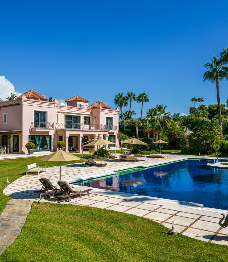 Exclusive high-end villa, totally reformed in Paraiso Barronal, Estepona