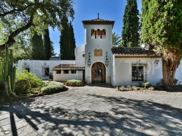 For sale cortijo in Estepona with 11 bedrooms | Villas & Fincas