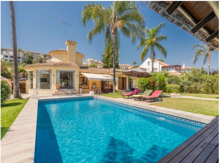 Bungalow for sale in Centro Plaza, Nueva Andalucia | Hansa Realty