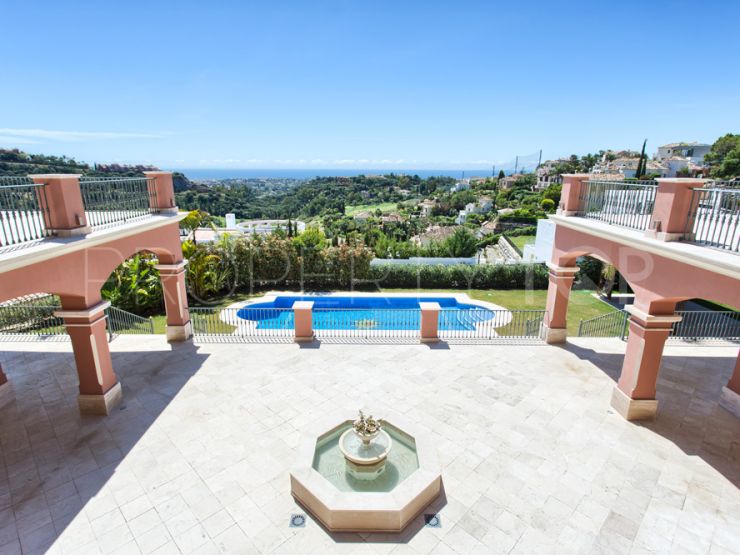 Villa for sale in Los Arqueros with 9 bedrooms | Quartiers Estates