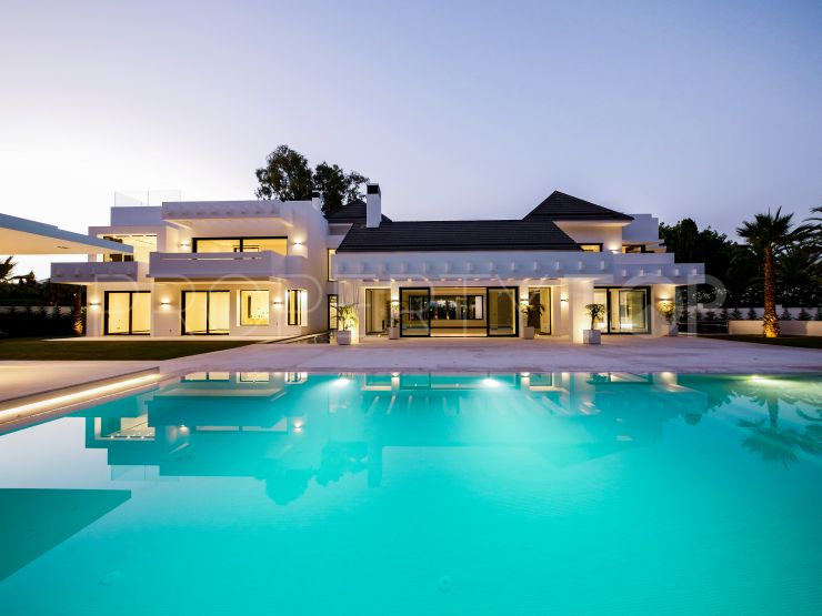 For sale 5 bedrooms villa in Guadalmina Baja, San Pedro de Alcantara | Cleox Inversiones