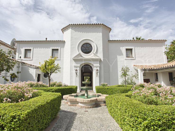 10 bedrooms Guadalmina Baja villa for sale | Cleox Inversiones