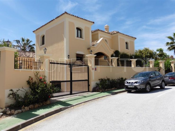 For sale villa in La Quinta with 4 bedrooms | Magna Estates