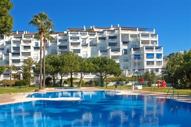 3 bedrooms Playas del Duque apartment | Inmobiliaria Luz