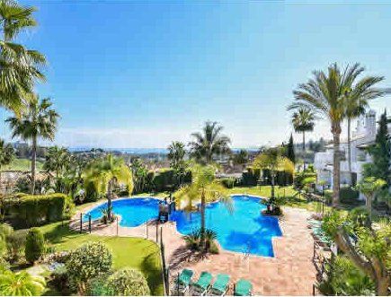 Adosado con 3 dormitorios a la venta en Mirador del Paraiso, Benahavis | Inmobiliaria Luz