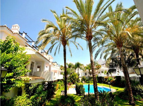 For sale apartment in Los Naranjos de Marbella | Inmobiliaria Luz