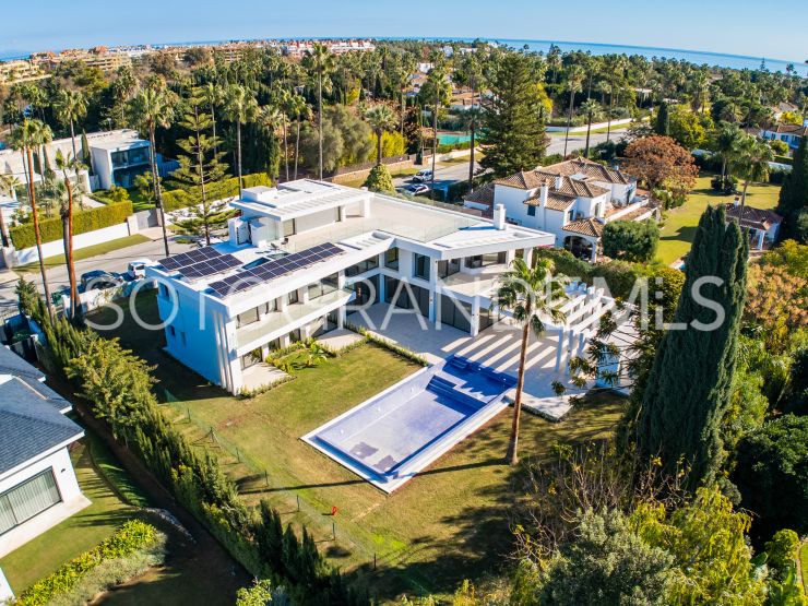 Buy villa in Sotogrande Costa with 5 bedrooms | Ondomus