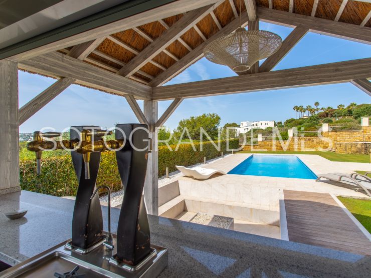 Villa con 5 dormitorios a la venta en Zona L | Ondomus