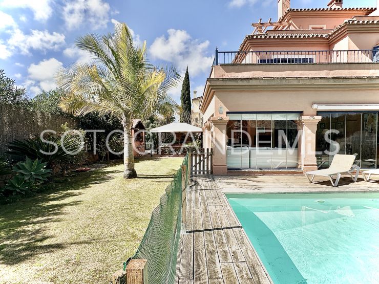 For sale town house in El Casar Floresta with 5 bedrooms | Miranda Services