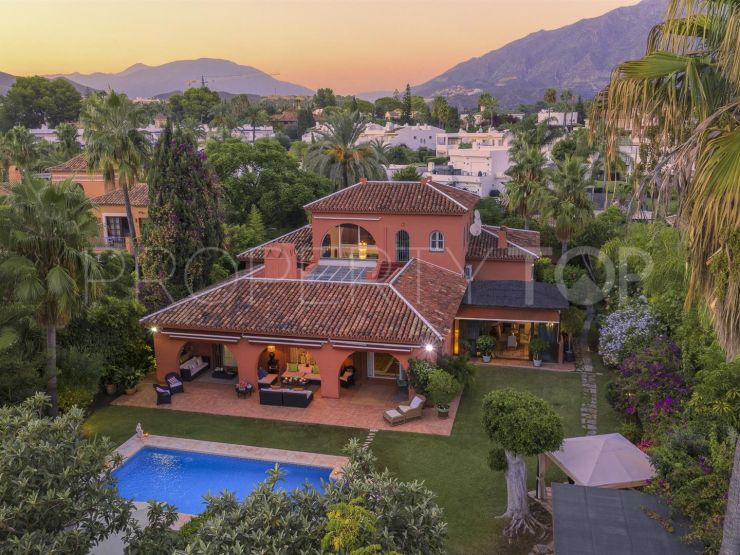 5 bedrooms Aloha villa for sale | Nueva Vida Marbella