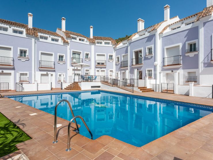 Town house for sale in Benahavis | Homewatch