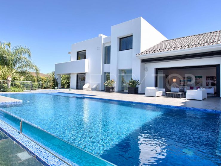 Buy Los Flamingos Golf villa with 5 bedrooms | Engel Völkers Marbella