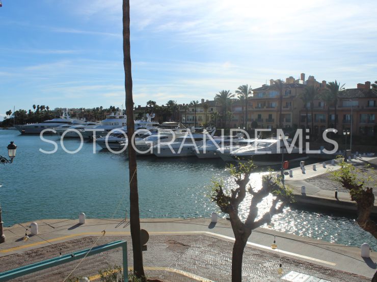 Comprar apartamento en Sotogrande Puerto Deportivo | James Stewart - Savills Sotogrande