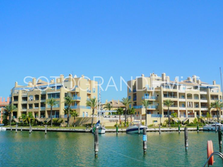 Comprar apartamento en Marina de Sotogrande con 5 dormitorios | James Stewart - Savills Sotogrande