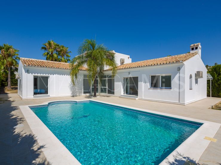 Comprar villa en El Pilar de 5 dormitorios | Kristina Szekely International Realty