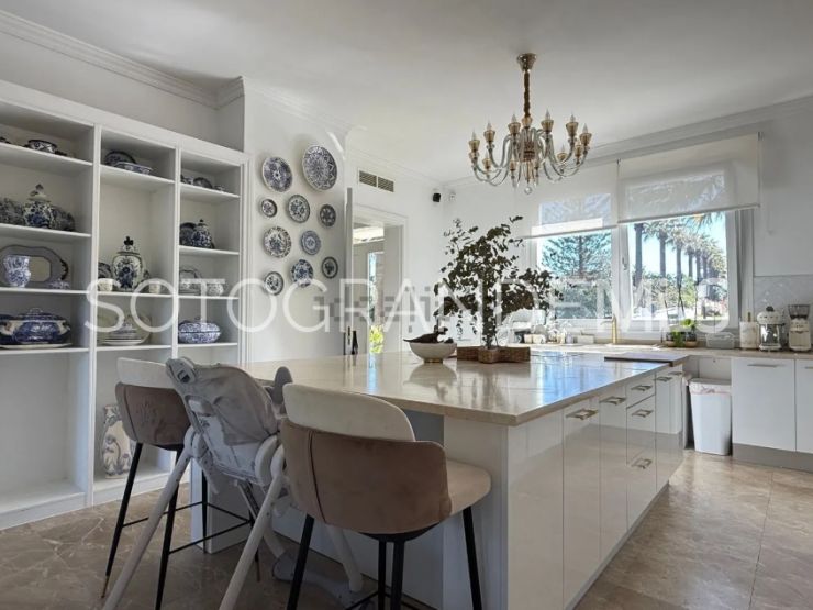 Villa a la venta en Zona B, Sotogrande Costa | Sotobeach Real Estate