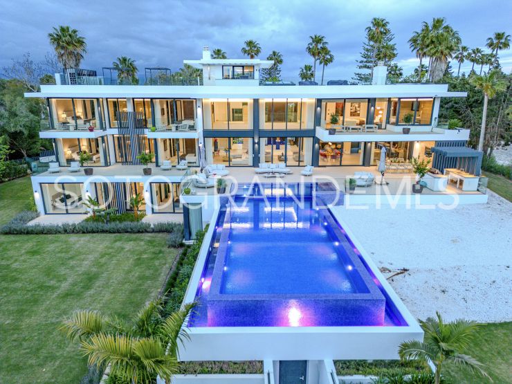 Se vende villa de 7 dormitorios en Reyes y Reinas, Sotogrande Costa | Sotobeach Real Estate