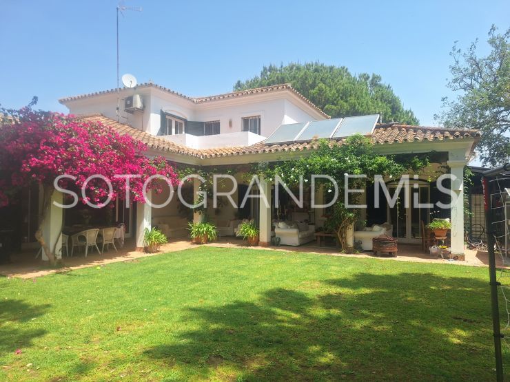 Villa in Zona C with 4 bedrooms | Sotobeach Real Estate