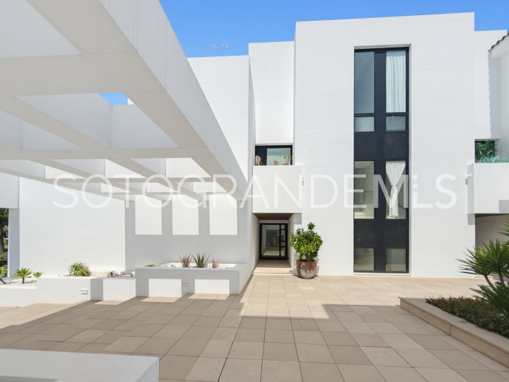 For sale duplex penthouse in Hacienda de Valderrama with 2 bedrooms | Open Frontiers