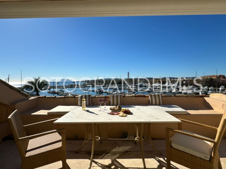 Buy penthouse with 4 bedrooms in Sotogrande Puerto Deportivo | Open Frontiers