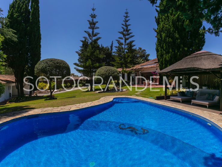 Reyes y Reinas, Sotogrande Costa, villa de 6 dormitorios en venta | Open Frontiers