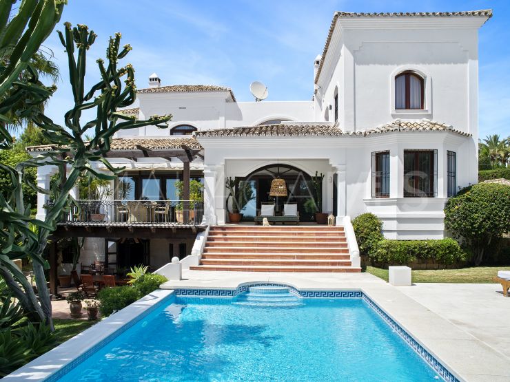 For sale villa with 6 bedrooms in Nueva Andalucia, Marbella | DM Properties